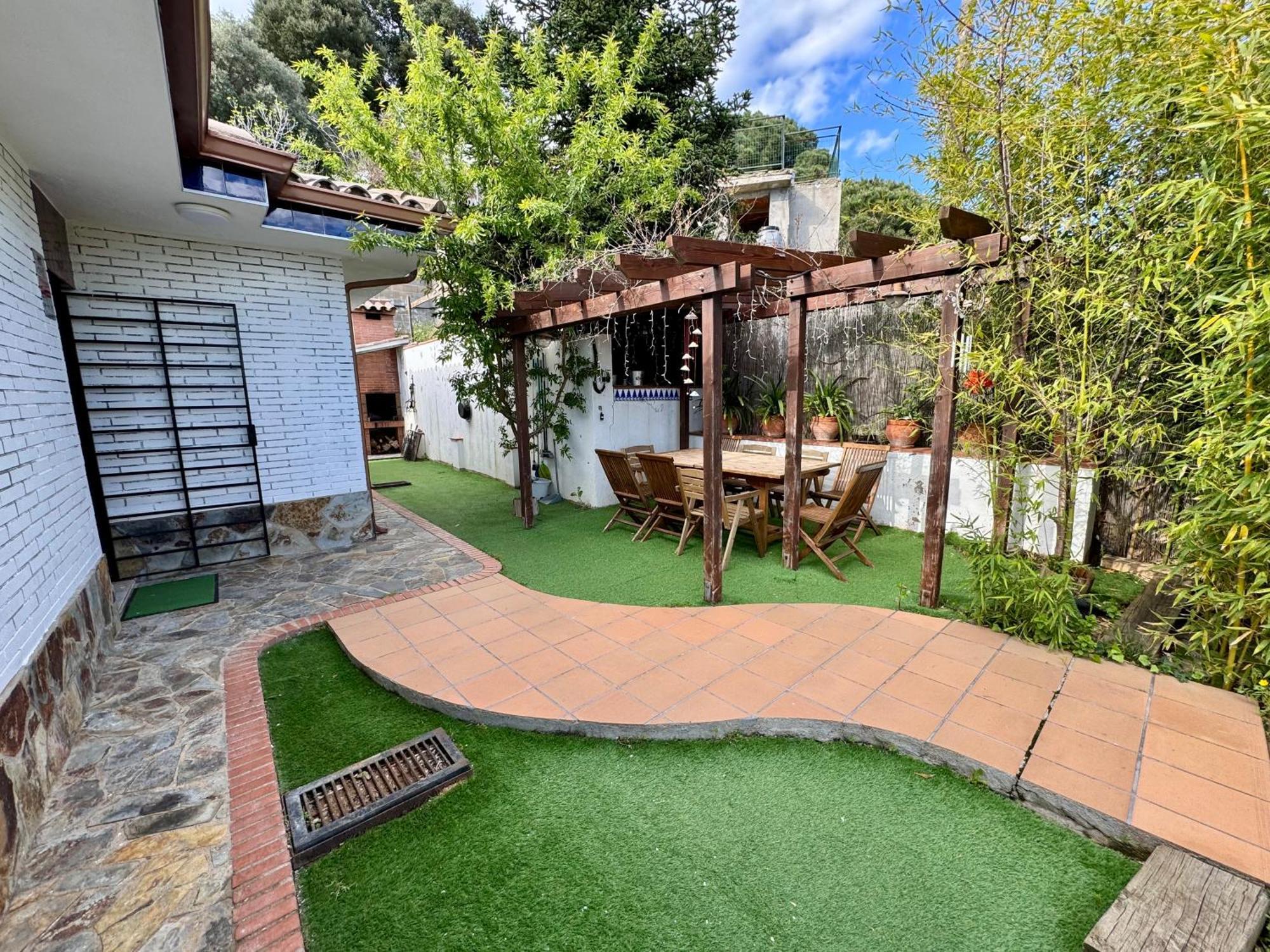 Casa Paraiso Piscina Tranquilidad Sant Cebria de Vallalta ภายนอก รูปภาพ